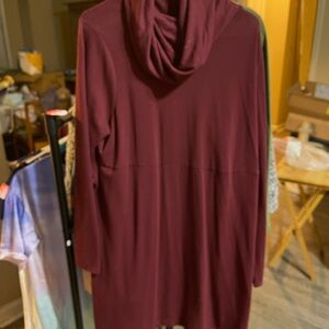 Burgundy turtleneck long, comfortable to wear